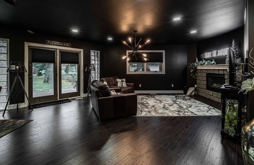 Lincoln Casa | Mysterious Black Lincoln, IL Octagon Goth House