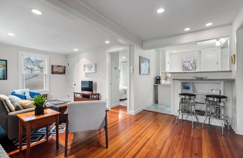Mystic - New London Casa | Mystic Bungalow. Downtown Mystic