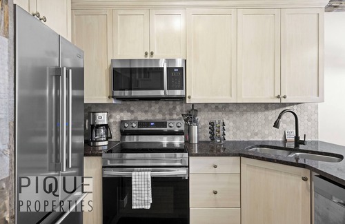 Cougar Creek Chalet De Esquí | ★Mystic Chalet★King Bed★Heated Pool&HotTub★Clean!