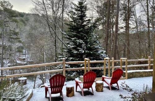 Mineral Bluff Casa | Mystic Creek Retreat (next to Blue Ridge)