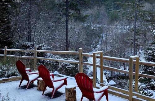 Mineral Bluff Casa | Mystic Creek Retreat (next to Blue Ridge)