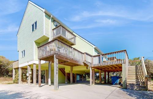Emerald Isle Casa | Mystic Heights