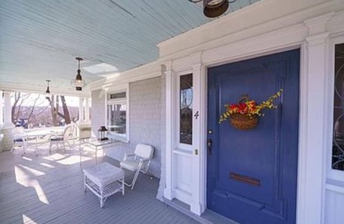 Mystic - New London Casa | Mystic in the Summer & Fall - Renting Weekly & Monthly