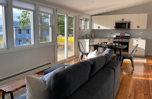Mystic - New London Casa | Mystic Magical Sunsets awaits your arrival
