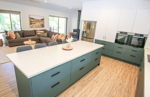Bright Casa | Mystic Mountain Lodge