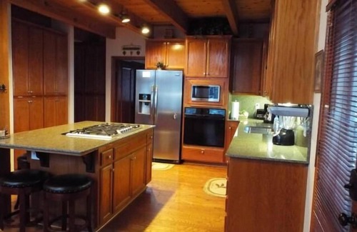 Yosemite National Park Casa | ¡Vistas místicas ahora con AIRE ACONDICIONADO! Sé el primero en alojarte en nuestra espaciosa casa de 3 habitaciones, ...