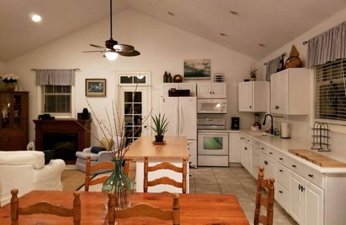 Southern Pines Cabaña | Cabaña mística en Southern Pines