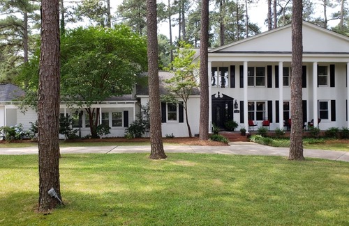 Southern Pines Cabaña | Cabaña mística en Southern Pines