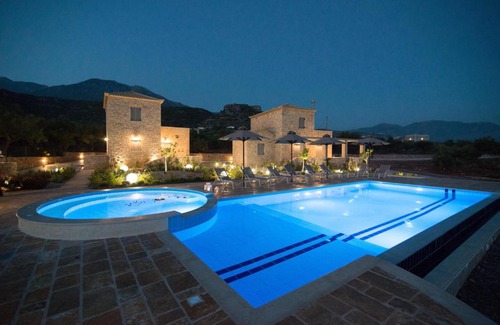 Lefktron Villa | Mythos Villas