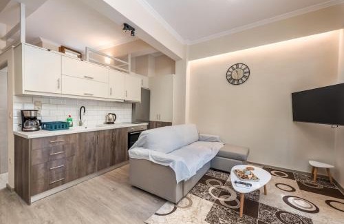 Lesvos Apartamento | Mytilene Central Home 4