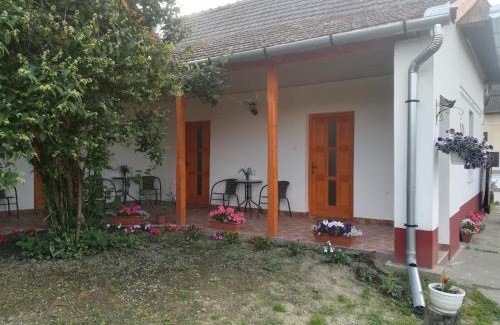 Nagykoru Casa | Négy Tücsök Vendégház