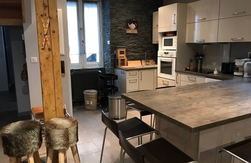 Cauterets Casa | N 9 de ChaletMaison Acogedor 4 *, ds pueblo, diseño, 4 canales, 8A + 2E, hammam, estacionamiento, terr