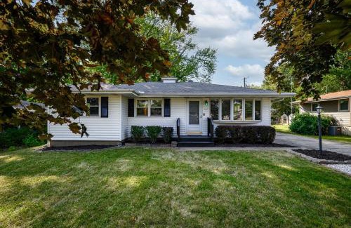 Orange Prairie Casa | N Hamilton House 3 Bedroom