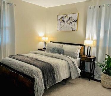 Orange Prairie Casa | N Hamilton House 3 Bedroom