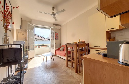 Gambetta Apartamento | N&J - PANTAI - Central - Close sea - Balcony