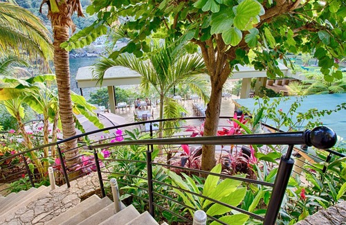 Boca de Tomatlán Villa | Luxurious ocean front 9 bedroom villa 4 rent