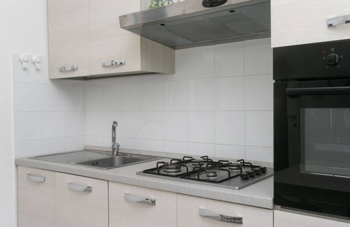 Numana Apartamento | N050 - Numana, three-room apartment in the center with porch and parking space
