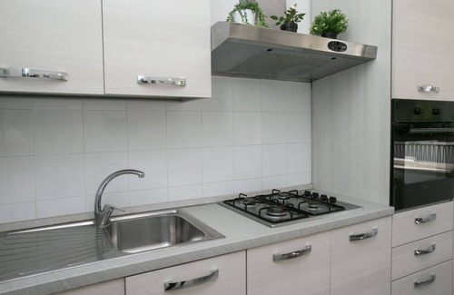 Numana Apartamento | N050 - Numana, three-room apartment in the center with porch and parking space