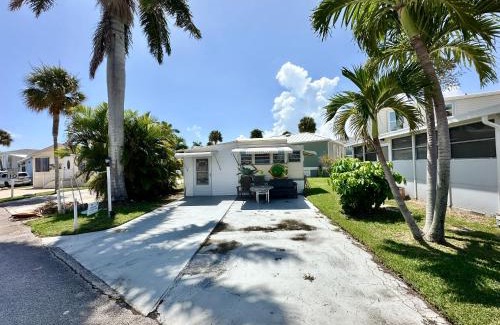 Nettles Island Casa | N1019 immaculate 2 b 1 Ba 1978 beach bungalow