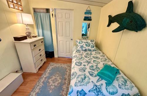 Nettles Island Casa | N1019 immaculate 2 b 1 Ba 1978 beach bungalow