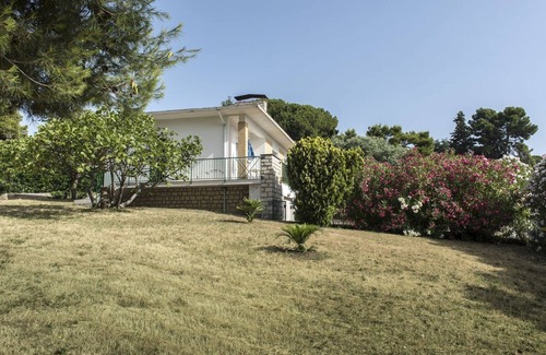 Villaggio Taunus Apartamento | N122 - Numana, delightful single villa with garden