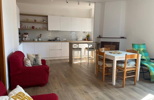 Sirolo Apartamento | N296 – Numana, three-room apartment with garden and parking space