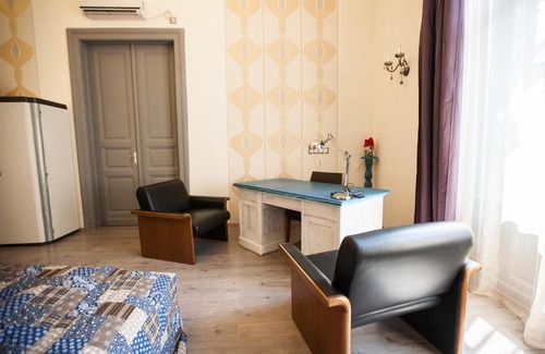 Nepszinhaz negyed Apartamento | N42 by Small Home Budapest