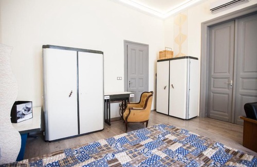 Nepszinhaz negyed Apartamento | N42 by Small Home Budapest