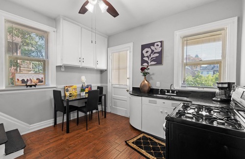 Detroit Casa | A charming 5 bedroom home located in the historic district of downtown Detroit