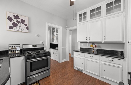 Detroit Casa | A charming 5 bedroom home located in the historic district of downtown Detroit