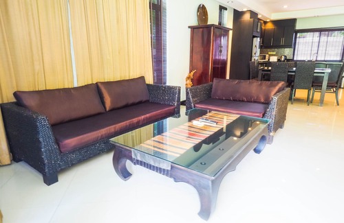 Na Chom Thian Complejo | Na Jomtien 20 BR Resort cerca de la playa para 20 personas