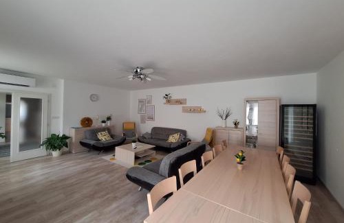 Dolni Bojanovice Casa | Na Sedmnáctce - s vířivkou