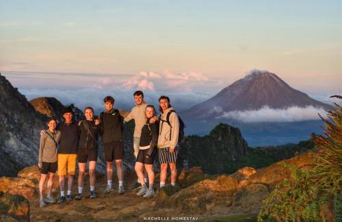 Berastagi Cama Y Desayuno | Nachelle Homestay