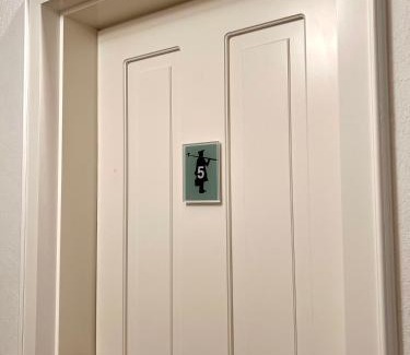 Euskirchen Hotel | Nachtquartier Burg Flamersheim
