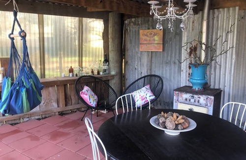 Penola Cabaña | Air's Cottage Penola: Delightful colonial stone cottage, WiFi fire AC Spa BBQ