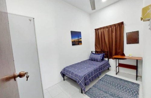 Kampung Kayu Ara Casa | NAJHAN HOMESTAY : Berehat macam kek ghumah yo.