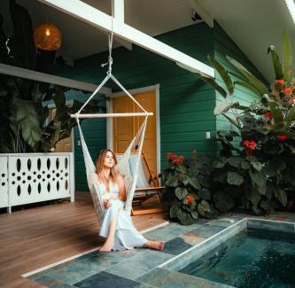 Cahuita Casa | Namaitamí Casa Hermosa con AC y piscina a Solo 650 Metros del Parque Nacional Cahuita