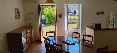 Moussais-la-Bataille Apartamento | Namasté 'Au vieux Poitiers' 1 rue Pierre Semard 86530