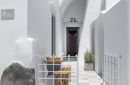 Oia Villa | Namaste Suites by Oias Local Cavehouses