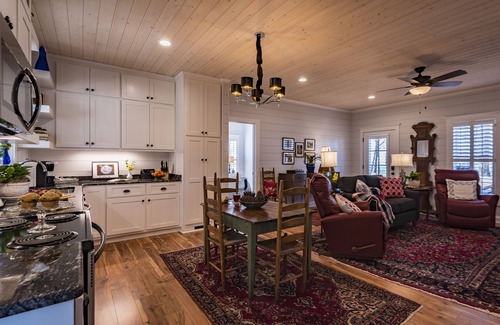 Mentone Cabaña | 2 master suites! Hot where you are? Come to the Alabama mountains. Cool here!