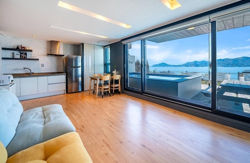 Namhae Casa | Namhae Byeol Grigo Namhae Pension