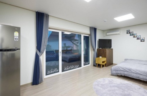 Mulgol Casa | Namhae German Village Hercules Pension