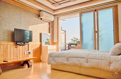 Namhae Casa | Namhae Hoho Flower Pension