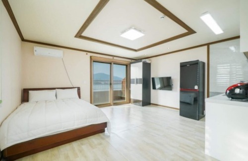 Namhae Casa | Namhaeseommaeulbada Pension