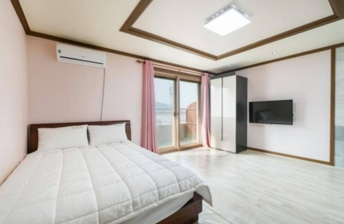 Namhae Casa | Namhaeseommaeulbada Pension