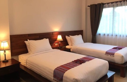 Nan Hotel | Nan Green Lake View Resort