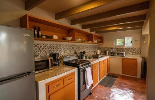 San Juancito Casa | Nan La Tigra
