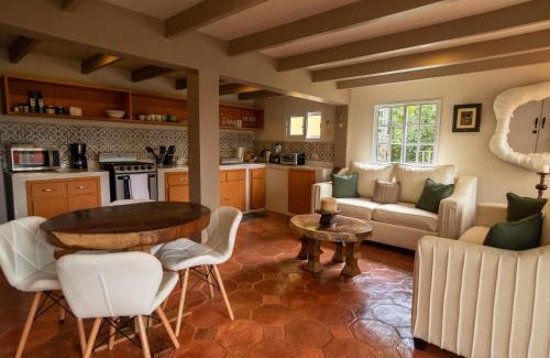 San Juancito Casa | Nan La Tigra