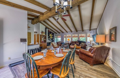 Alto Casa | Nana & Papa's Mountain Retreat