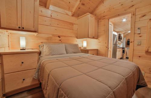 Lookout Valley Neighborhood Association Casa | Nana Cabin Tiny Log Home Comfort In Rustic Bliss